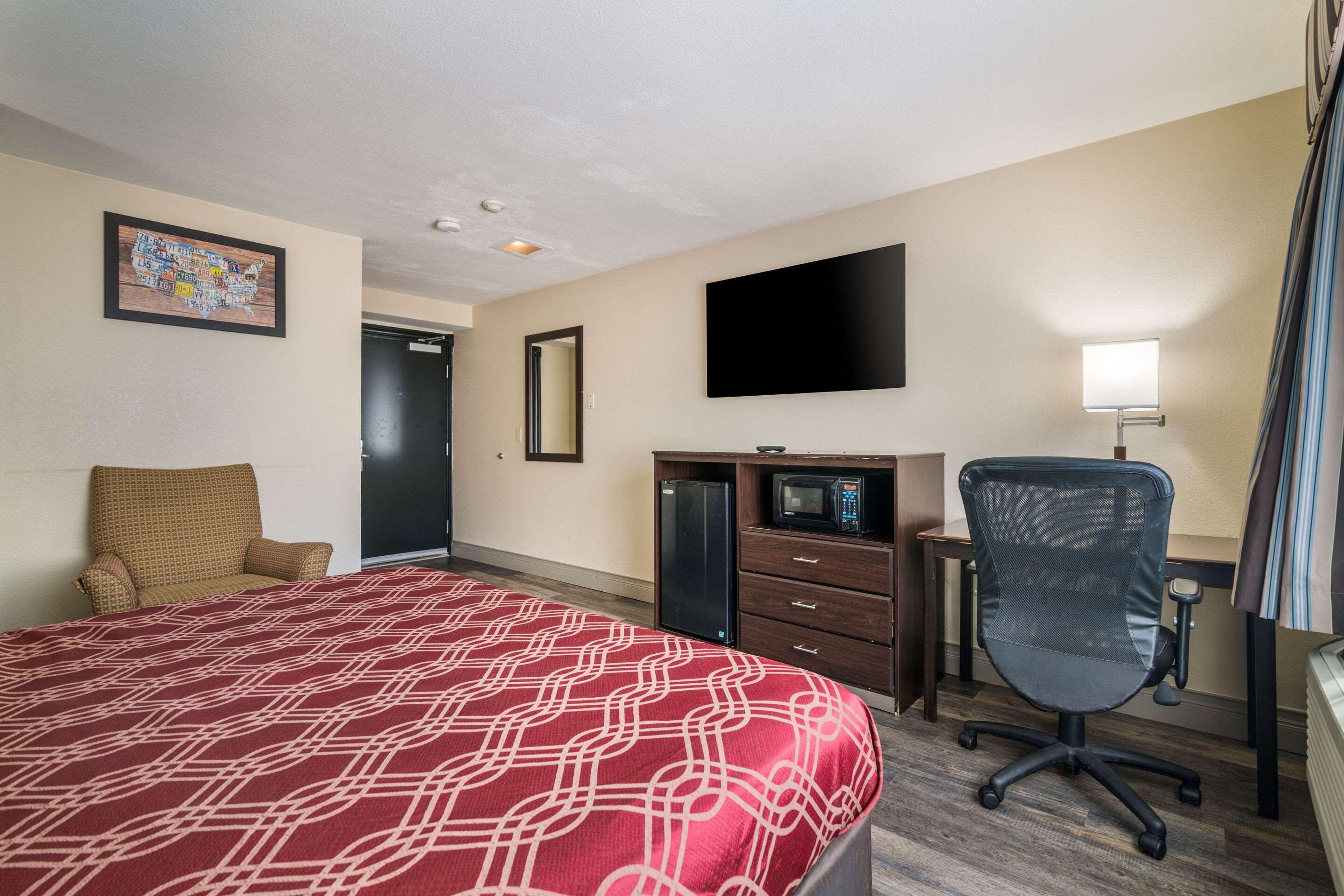 Econo Lodge Boston-Malden Exterior photo