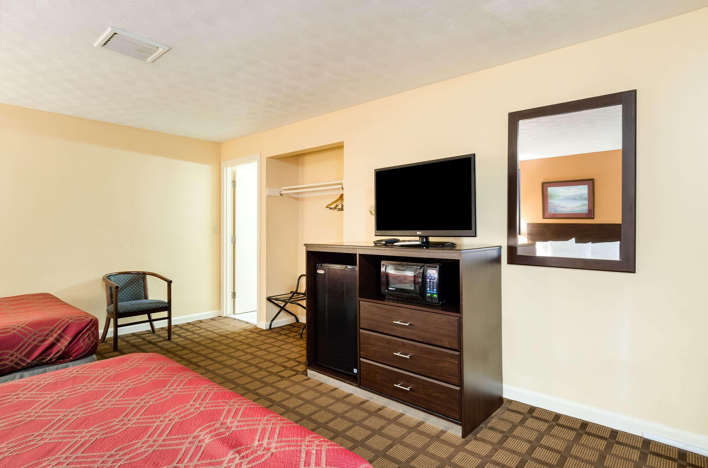Econo Lodge Boston-Malden Exterior photo