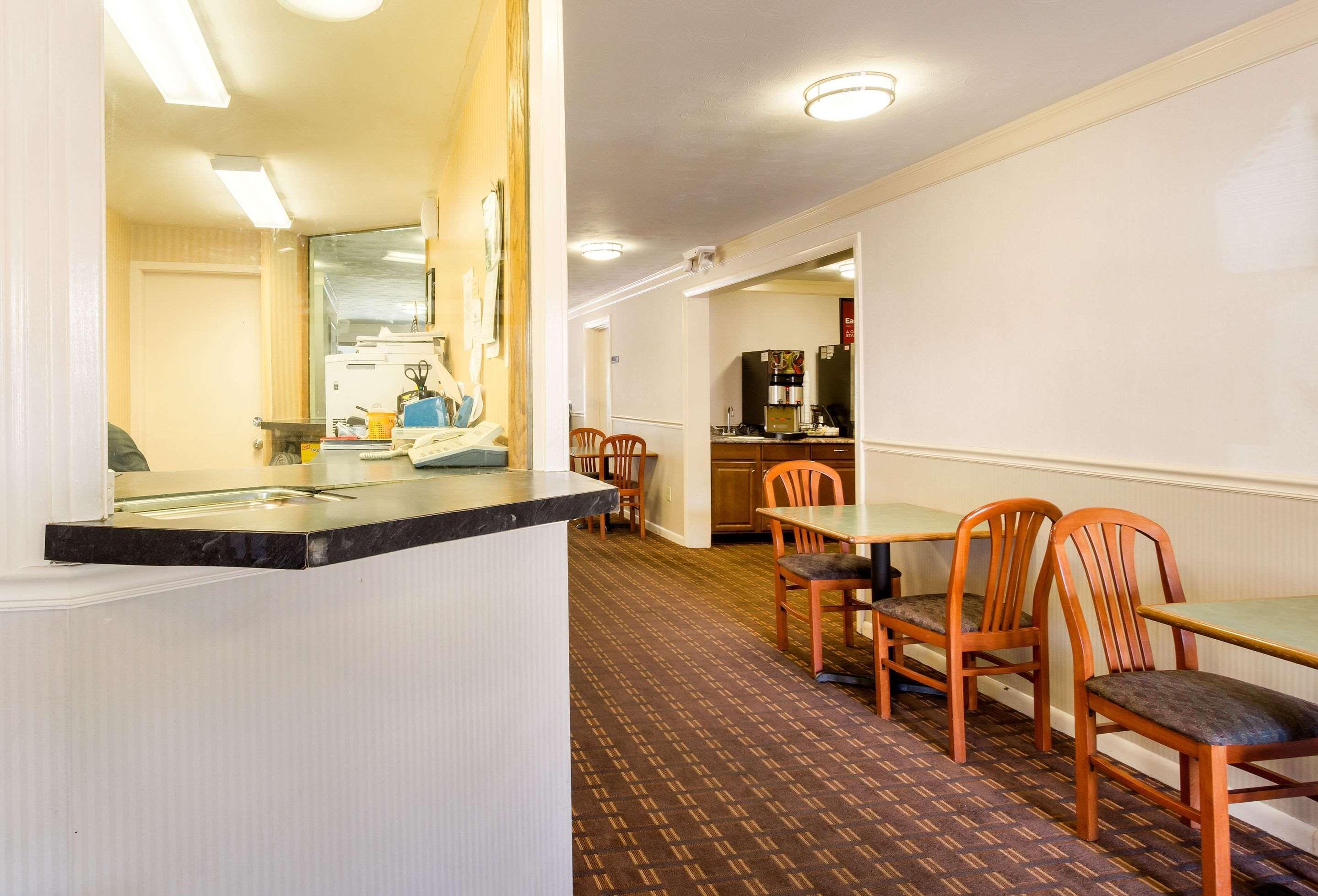 Econo Lodge Boston-Malden Exterior photo