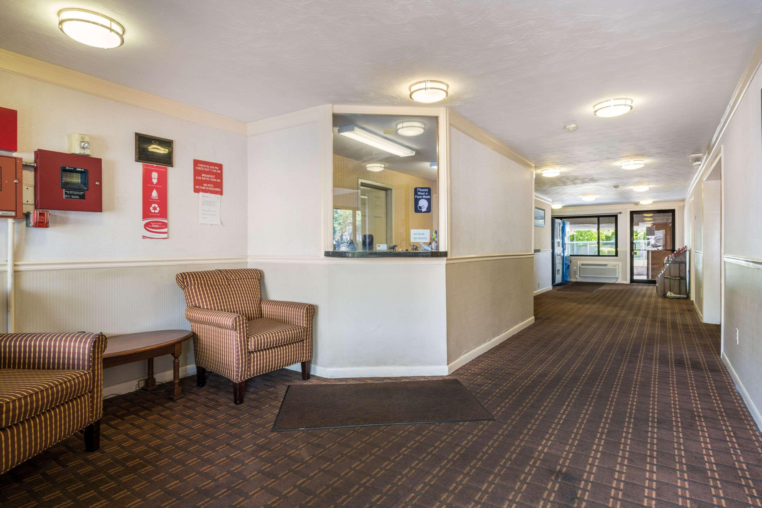 Econo Lodge Boston-Malden Exterior photo