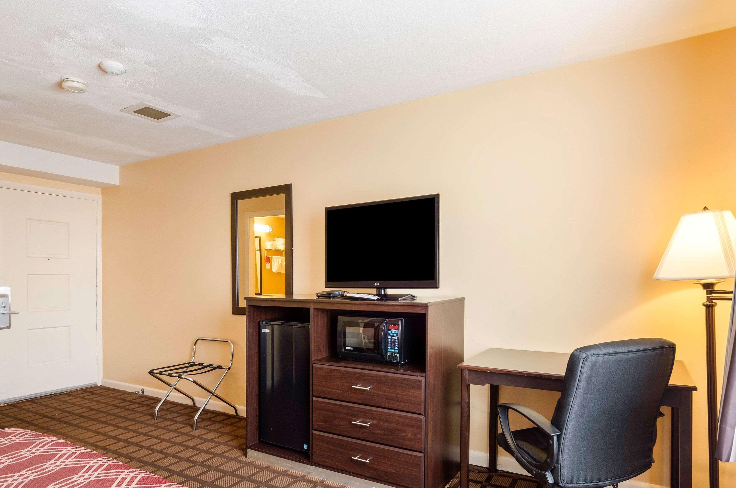 Econo Lodge Boston-Malden Exterior photo