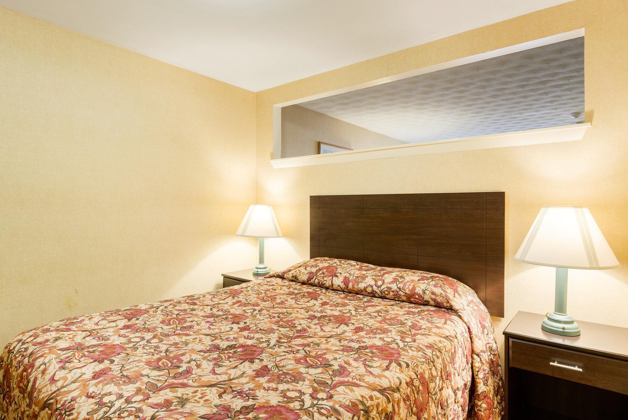 Econo Lodge Boston-Malden Exterior photo